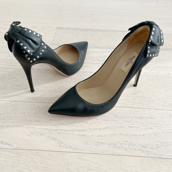 Valentino Shoes - valentino • black leather signature studded back bow pointy toe pumps heels 40